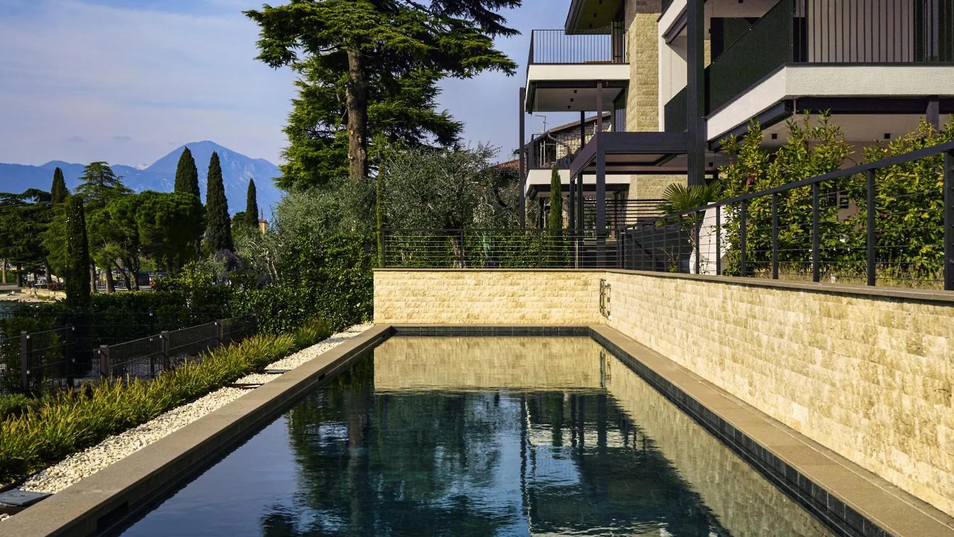 Salvatorehomes - Luxurious Dreamview Waterfront Apartment In Torri Del Benaco With Pool - Casa Azura - A 5 Star Luxury Collection At Lake Garda Italy