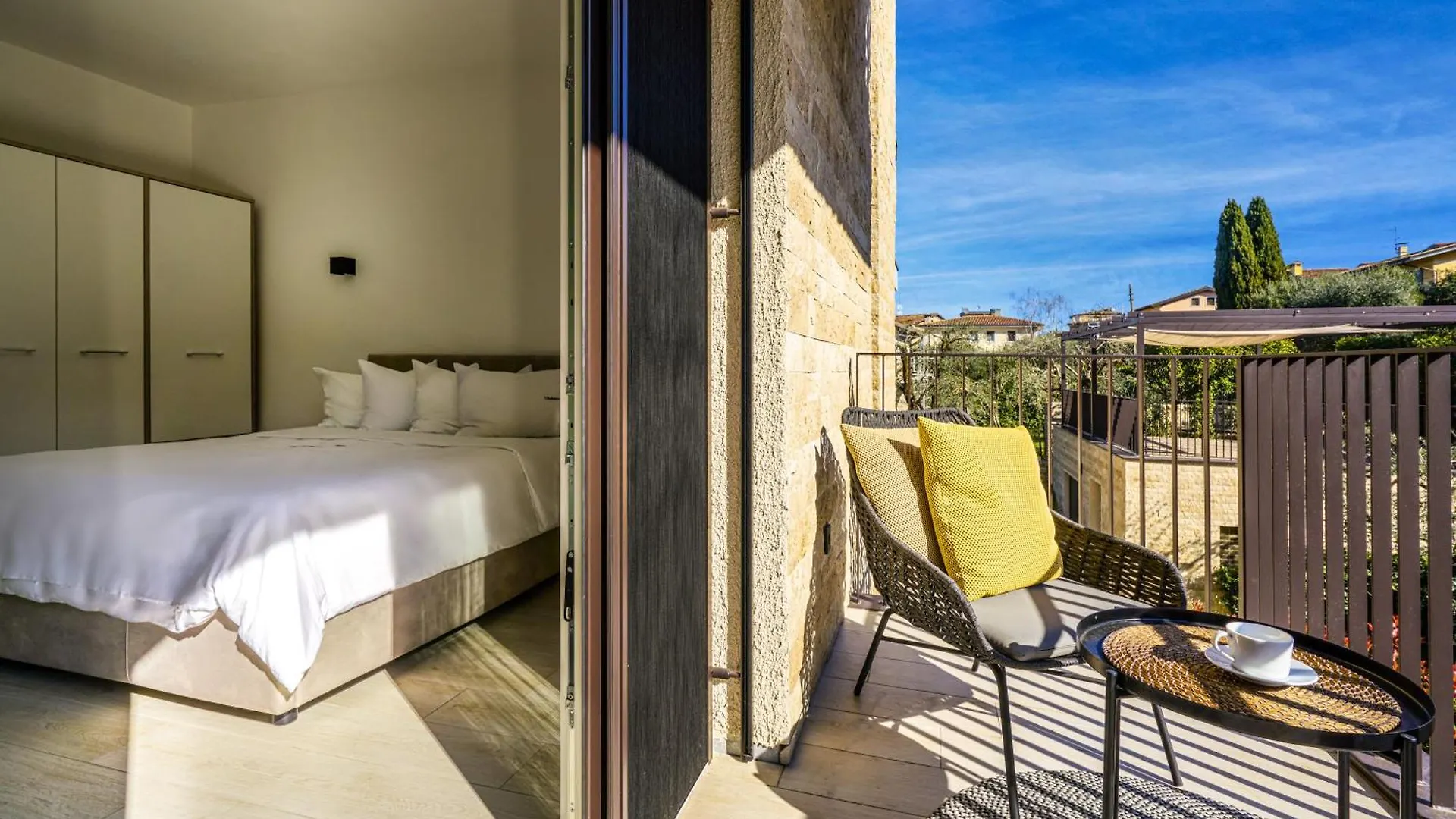 Salvatorehomes - Luxurious Dreamview Waterfront Apartment In Torri Del Benaco With Pool - Casa Azura - A 5 Star Luxury Collection At Lake Garda