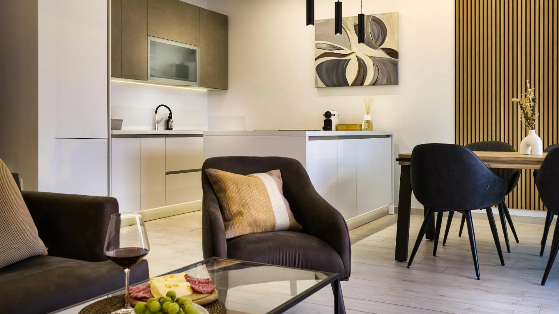 Salvatorehomes - Luxurious Dreamview Waterfront Apartment In Torri Del Benaco With Pool - Casa Azura - A 5 Star Luxury Collection At Lake Garda