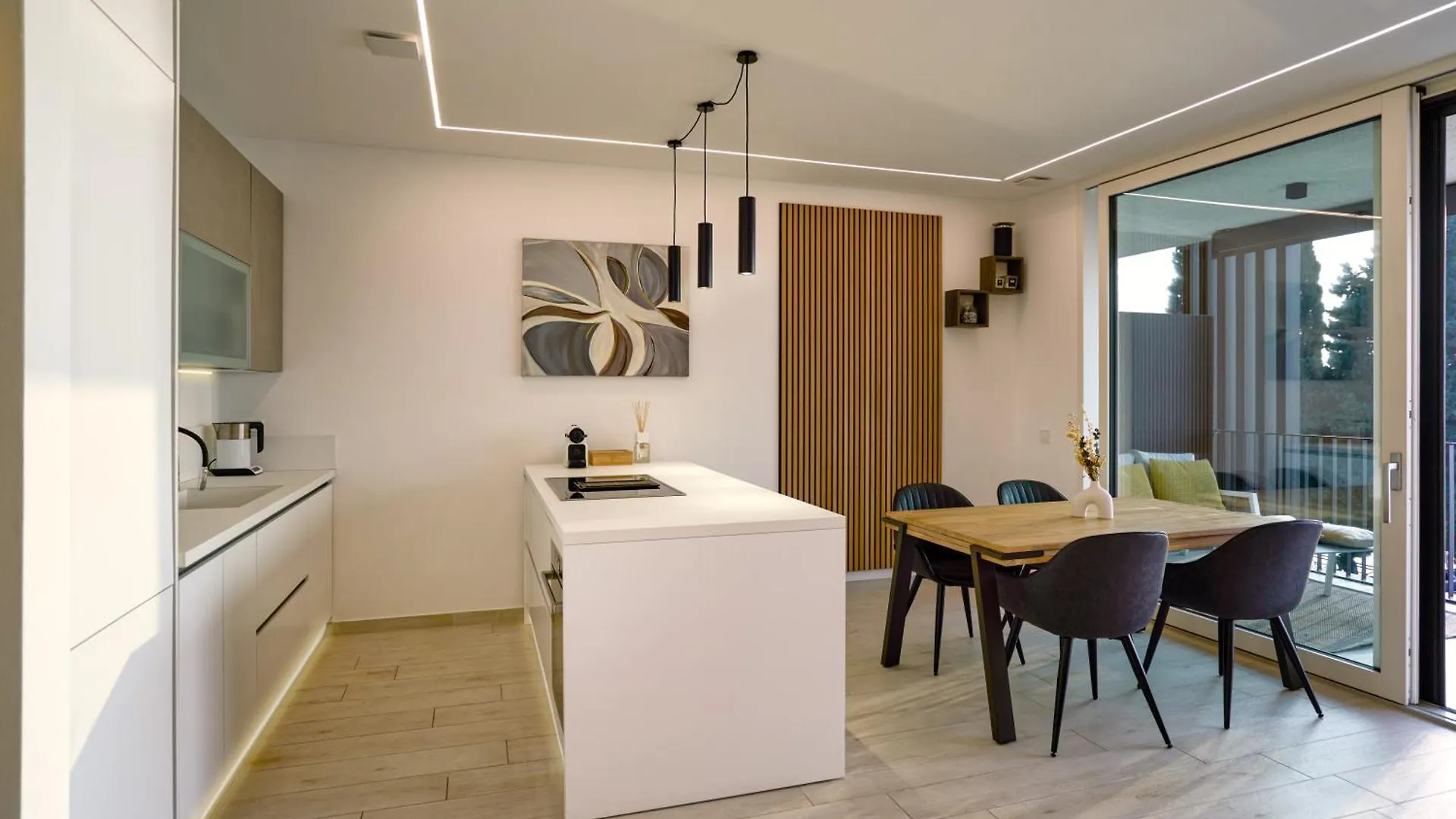 Salvatorehomes - Luxurious Dreamview Waterfront Apartment In Torri Del Benaco With Pool - Casa Azura - A 5 Star Luxury Collection At Lake Garda 0*,