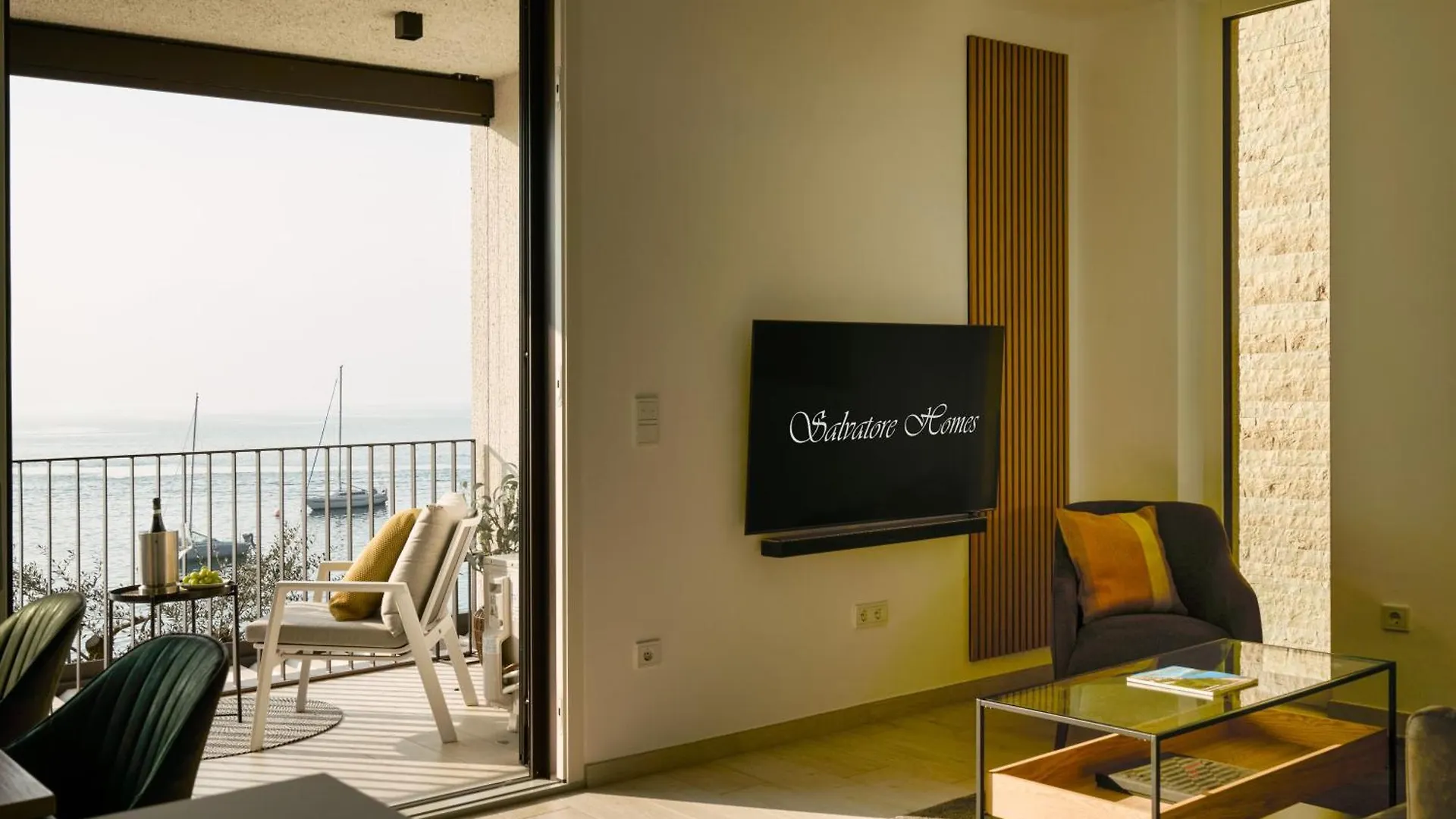 Salvatorehomes - Luxurious Dreamview Waterfront Apartment In Torri Del Benaco With Pool - Casa Azura - A 5 Star Luxury Collection At Lake Garda Italy