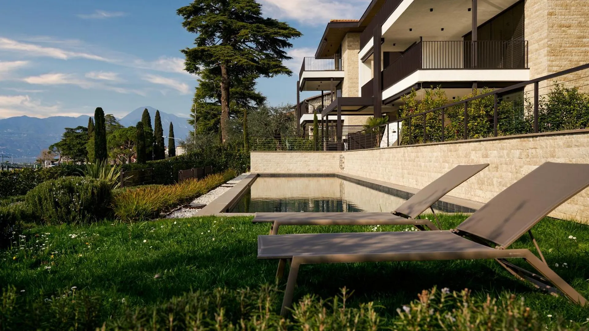 Salvatorehomes - Luxurious Dreamview Waterfront Apartment In Torri Del Benaco With Pool - Casa Azura - A 5 Star Luxury Collection At Lake Garda