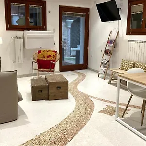 Apartment Ca' Dell'ombra Felice - Canal View, Venice